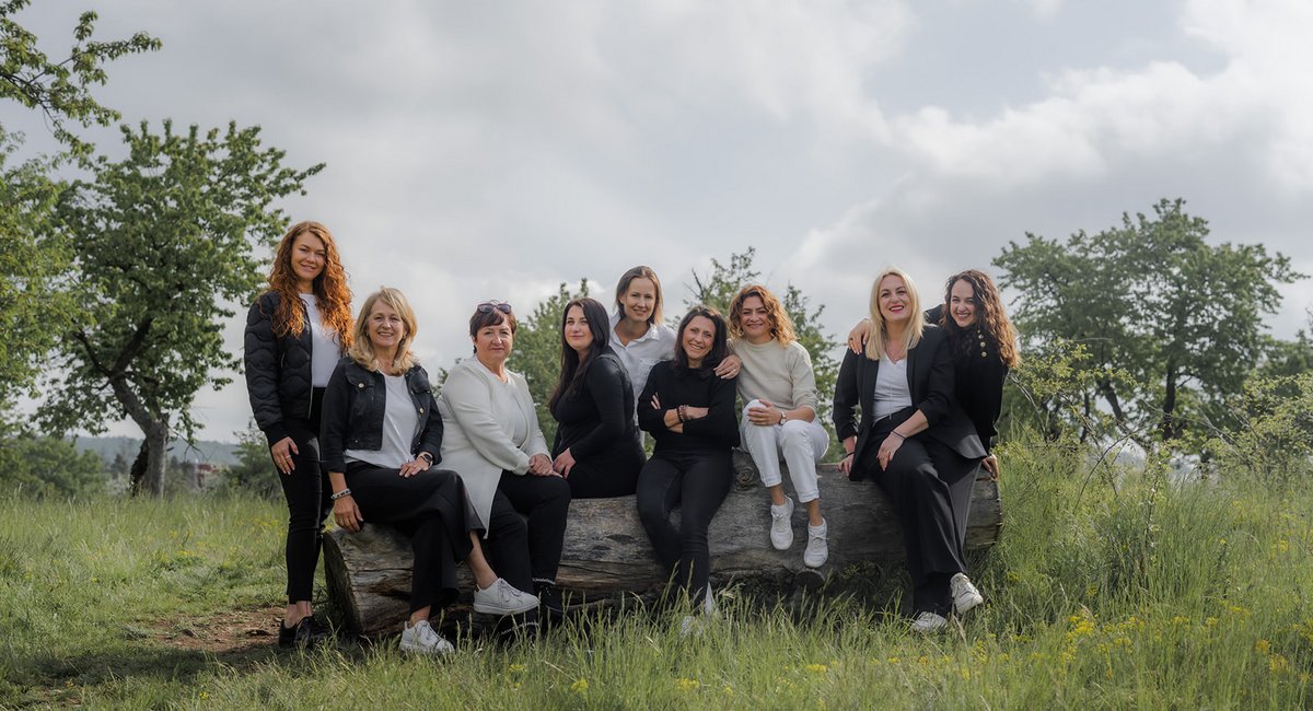 Příjemné prostředí v historickém centru Města Berouna, přímo na Husově náměstí.